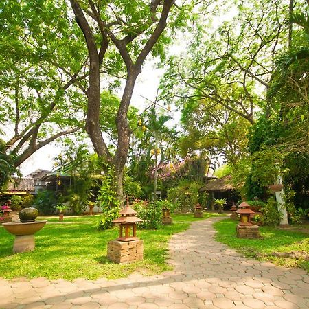Отель Secret Garden Chiangmai San Kamphaeng Экстерьер фото
