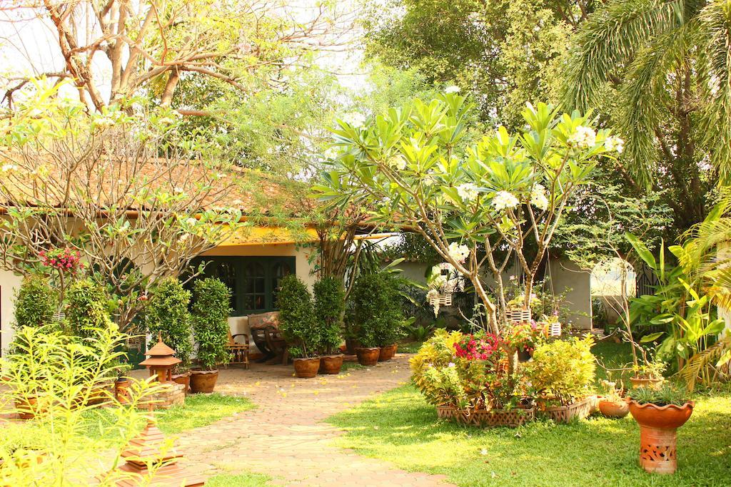 Отель Secret Garden Chiangmai San Kamphaeng Экстерьер фото