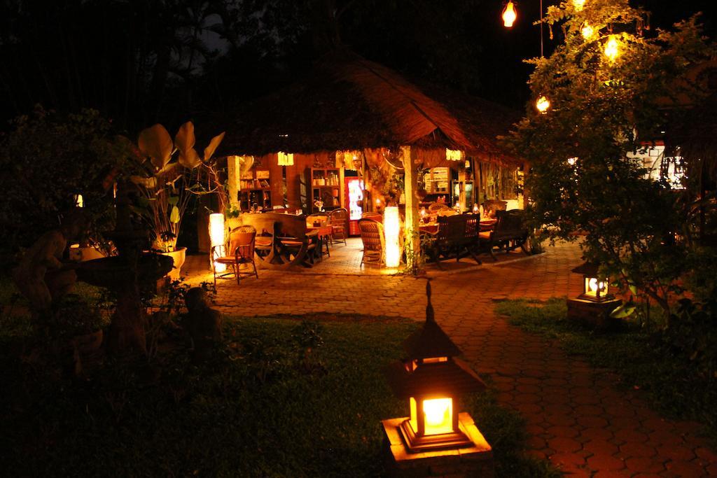 Отель Secret Garden Chiangmai San Kamphaeng Экстерьер фото