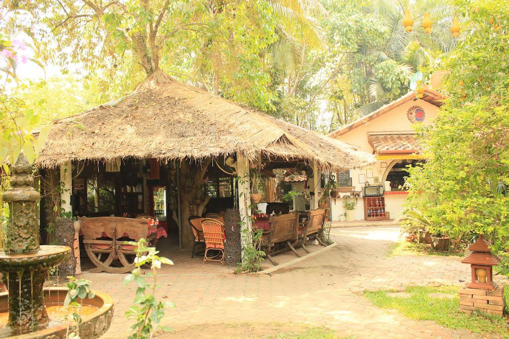 Отель Secret Garden Chiangmai San Kamphaeng Экстерьер фото