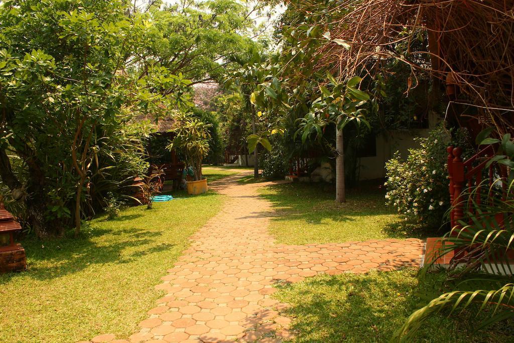 Отель Secret Garden Chiangmai San Kamphaeng Экстерьер фото