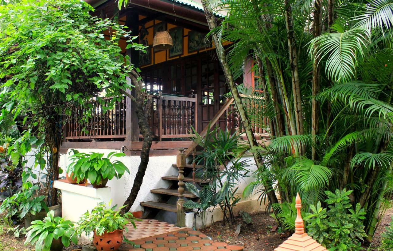 Отель Secret Garden Chiangmai San Kamphaeng Экстерьер фото